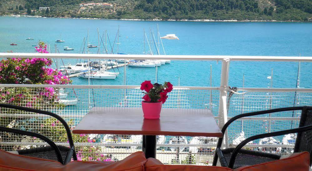 Babis Hotel Скиатос Екстериор снимка