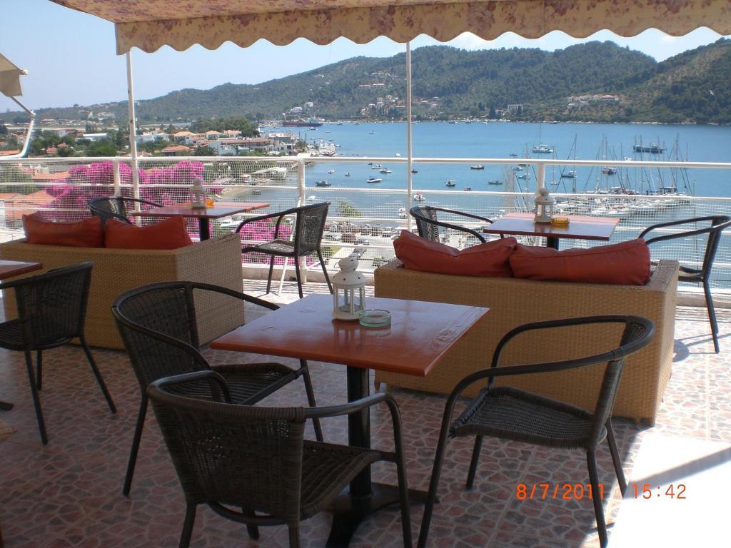 Babis Hotel Скиатос Екстериор снимка