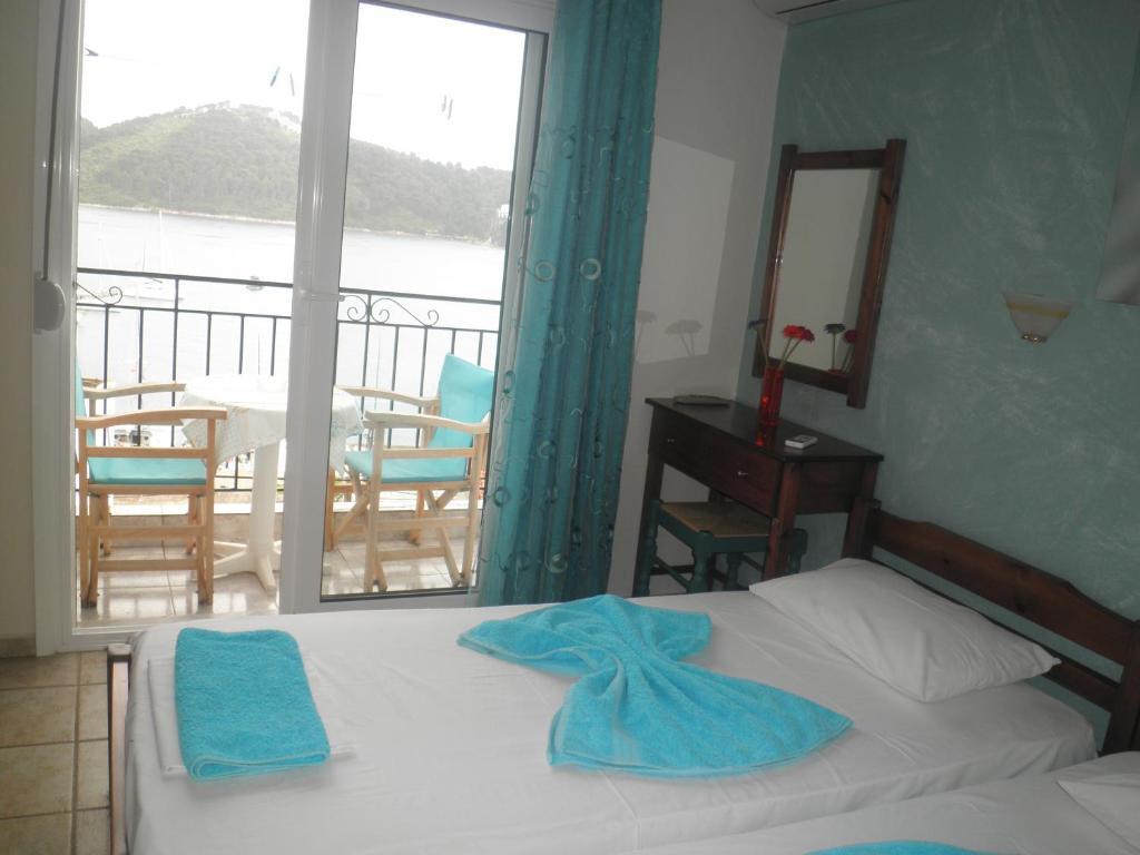Babis Hotel Скиатос Екстериор снимка